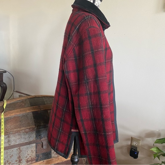 Wool Woman’s Red Plaid Winter Coat Size Medium Hunter Riding Casual Driver - Picture 2 of 10